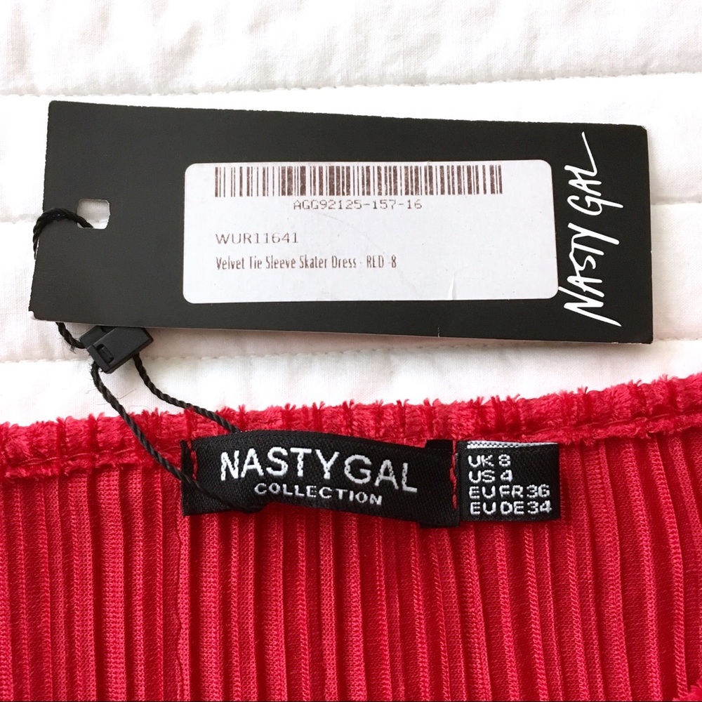 NEW Nasty Gal Red Velvet Skater Dress Sz 4 - Picture 6 of 8